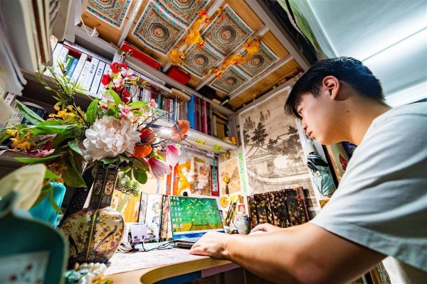 大牛配资网 华科大男生“爆改”寝室 古色古香宛如微缩东方艺术馆